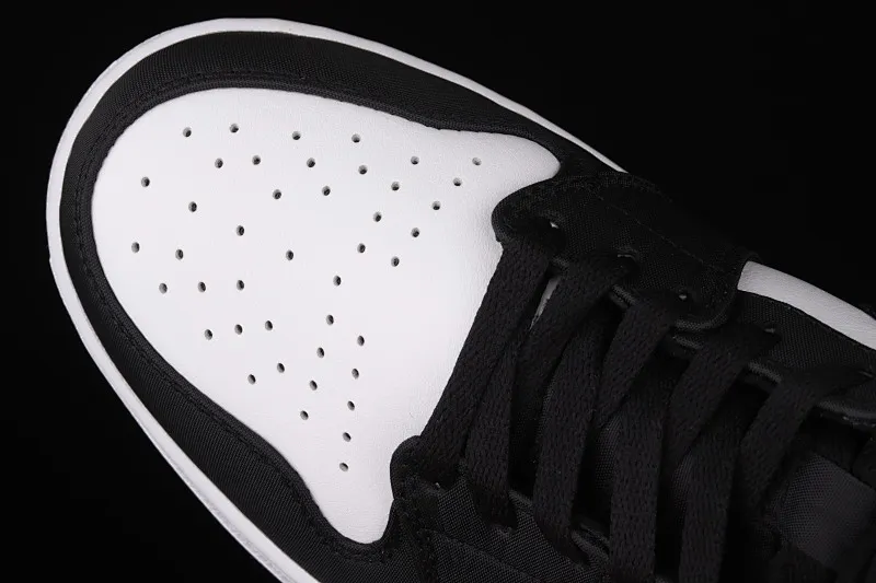 All categories Air Jordan Jordan series basketball shoes Air Jordan 1 Mid Special offer Air Jordan 1 Mid AJ1 Joe 1 black and white black tea Zhongbang basketball shoes 852542-100
